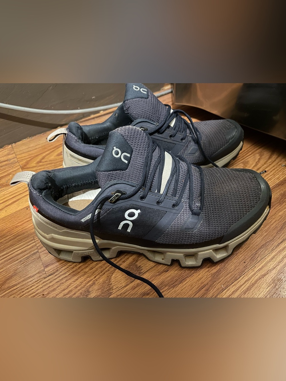 On Running Waterproof Trail Shoes Navy Size 8